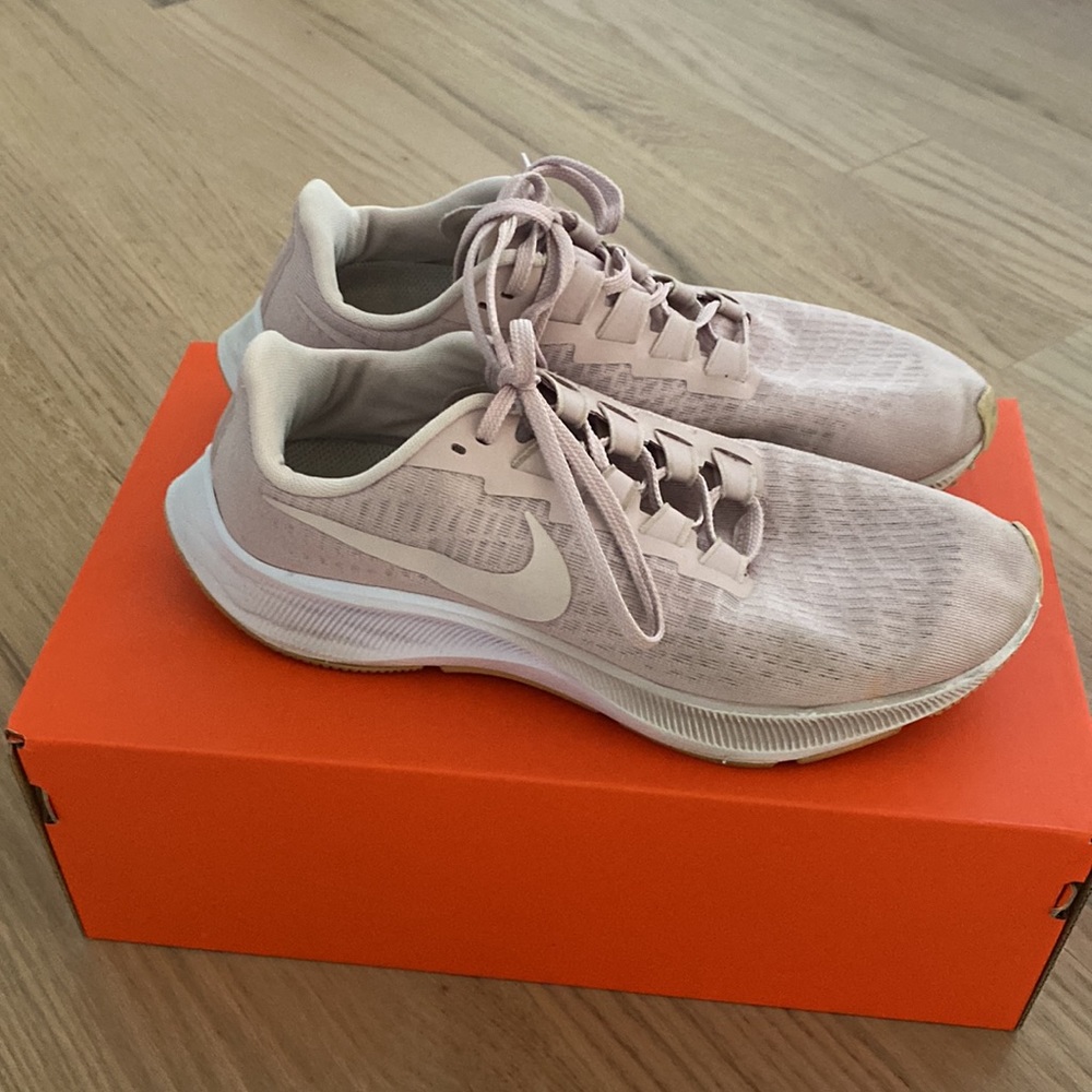 Nike Air Zoom Pegasus - Women’s Size 8 - Picture 4 of 7